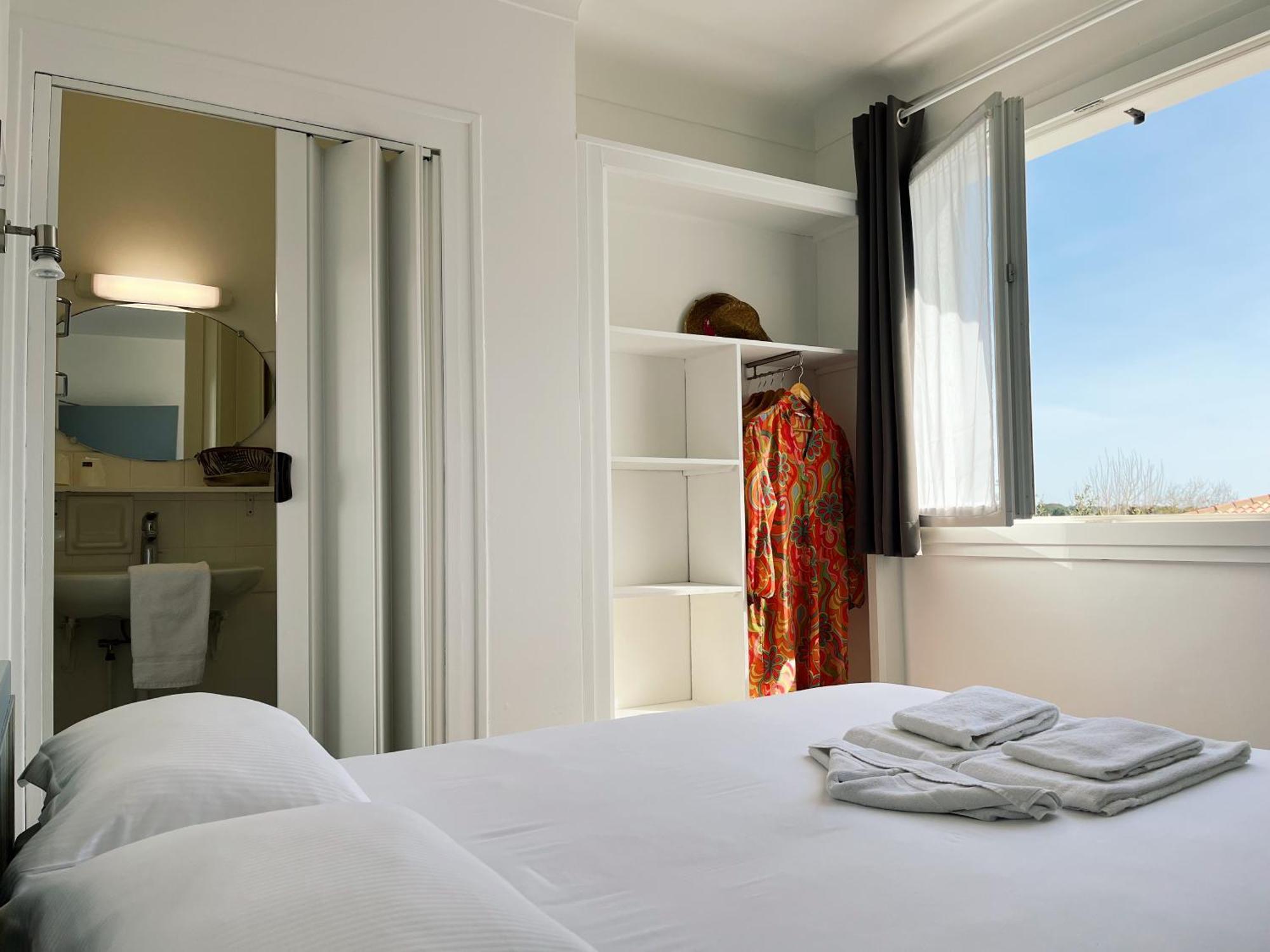 Maison Esperanza Hotel Et Appartement ノワールムーティエ エクステリア 写真